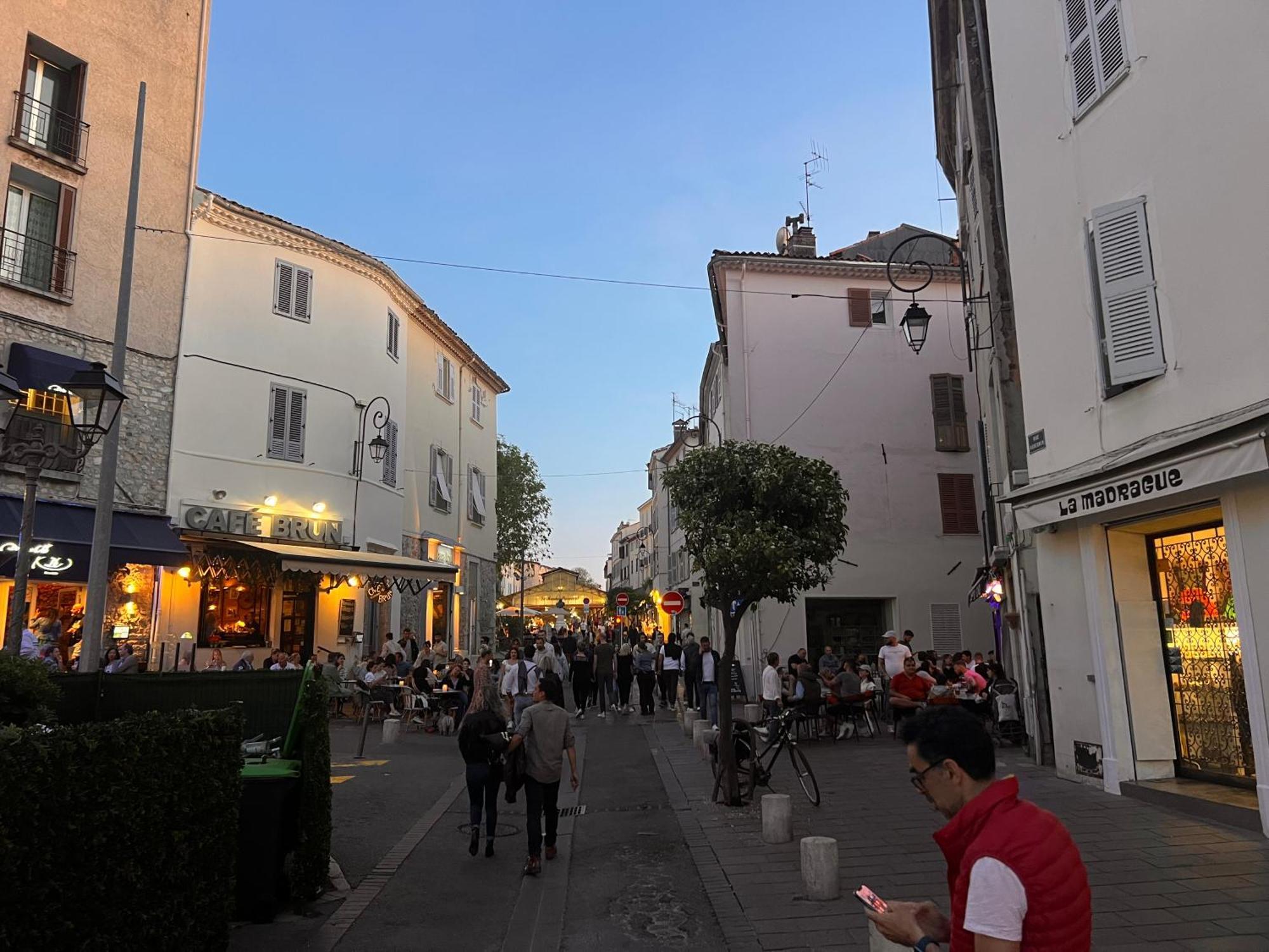 Location Cote D Azur Hotel Antibes Buitenkant foto